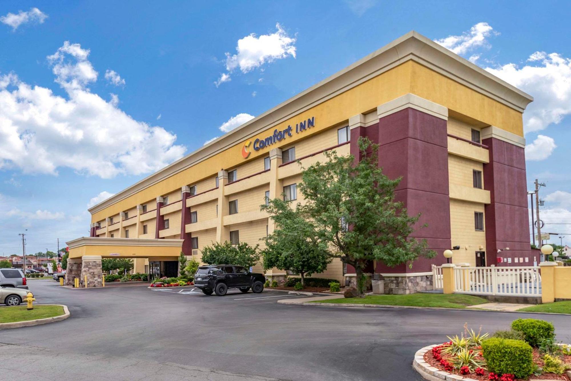 Comfort Inn Midtown Tulsa Exterior photo